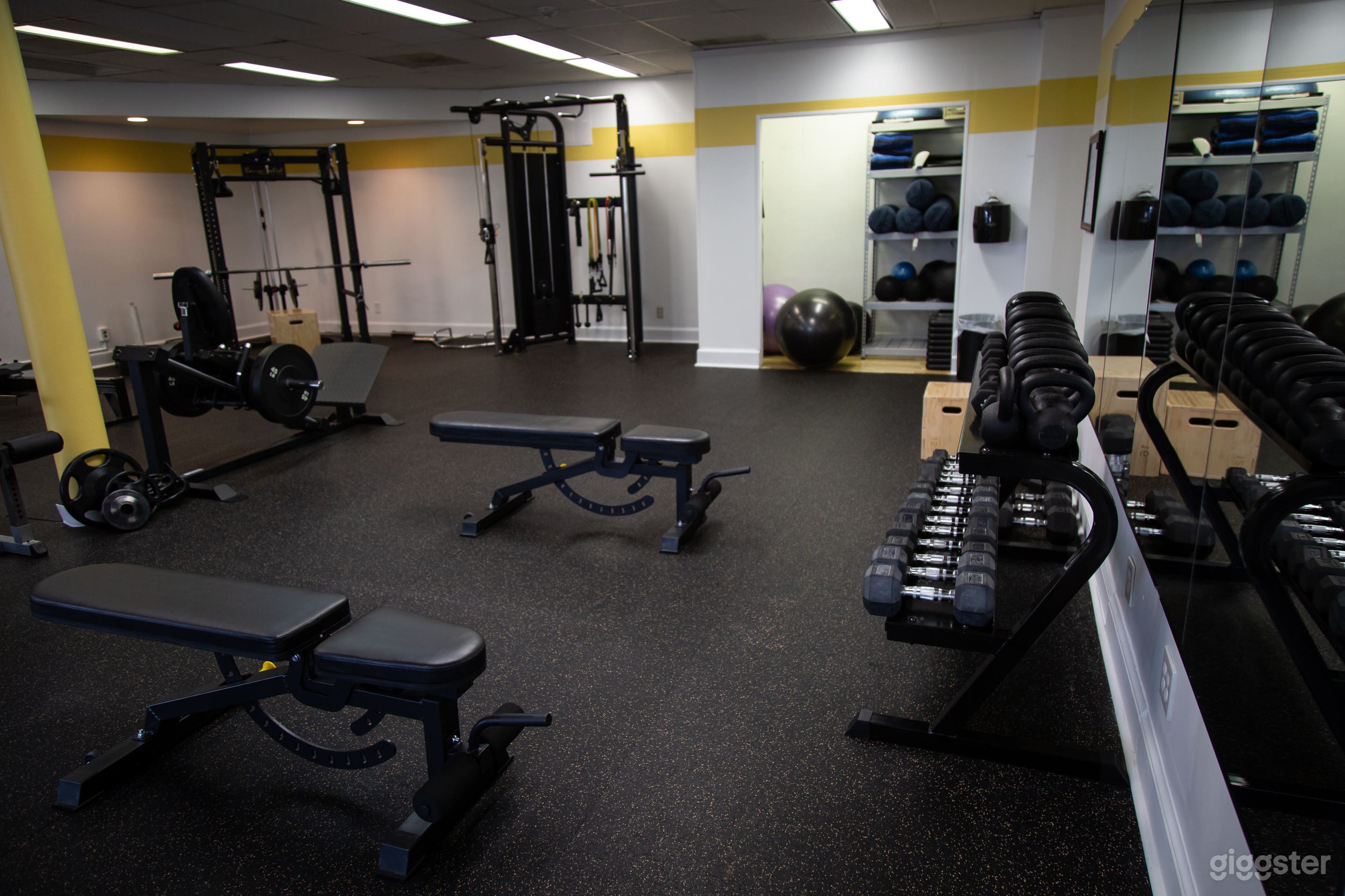 Spacious Fitness Center Photo 2