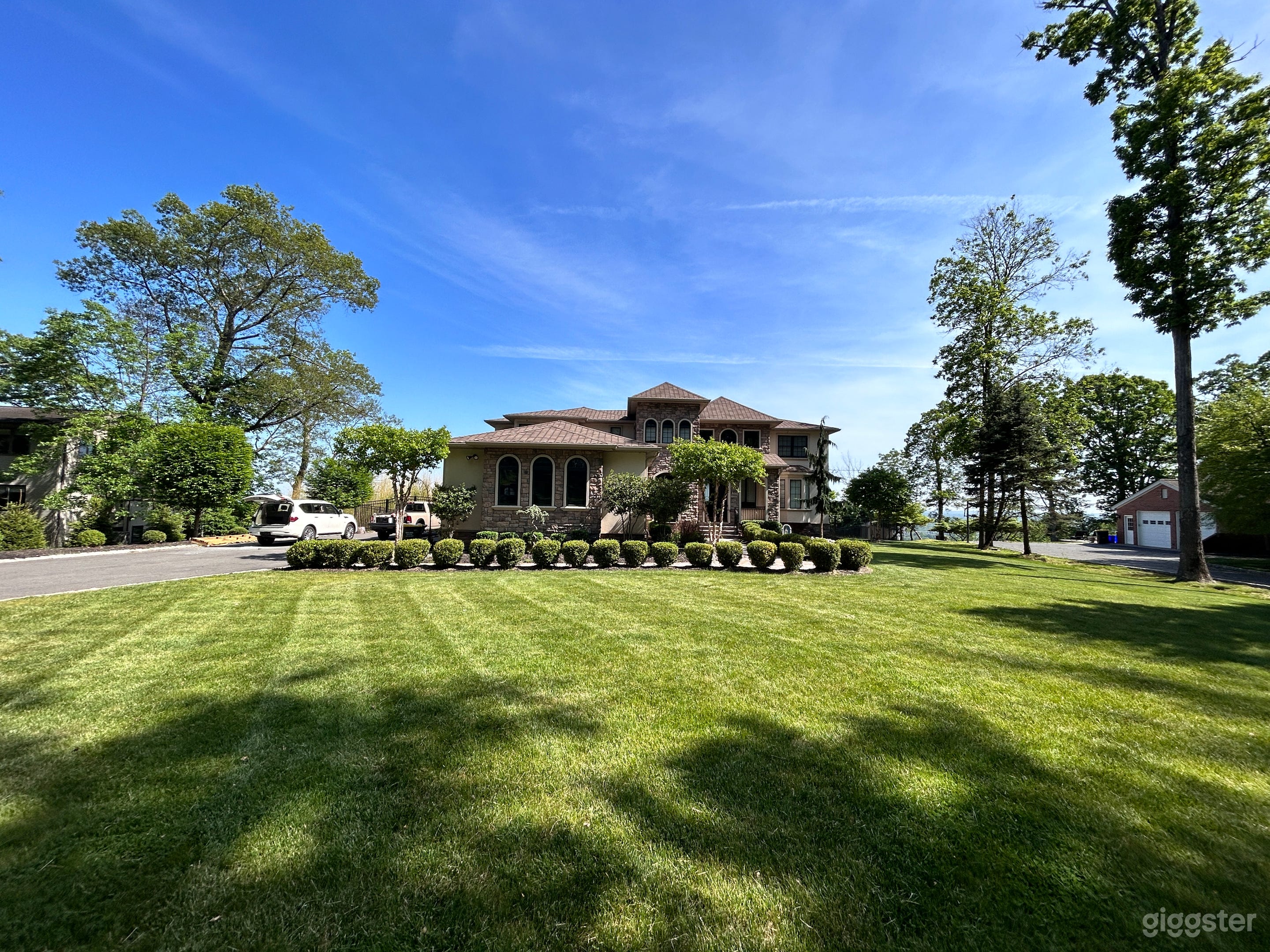 4000 sq ft Mediterranean home with gorgeous views Photo 1