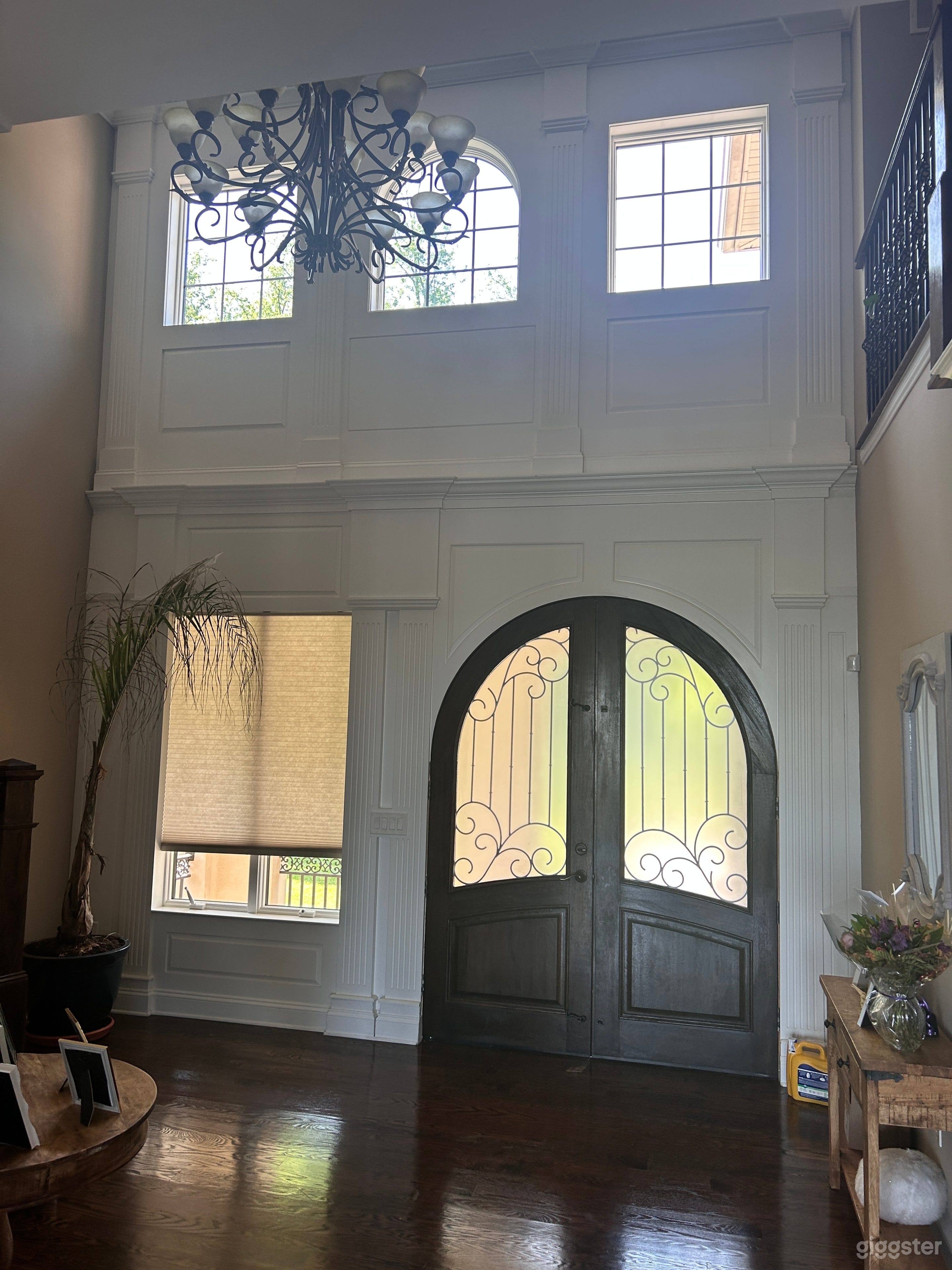 4000 sq ft Mediterranean home with gorgeous views Photo 3