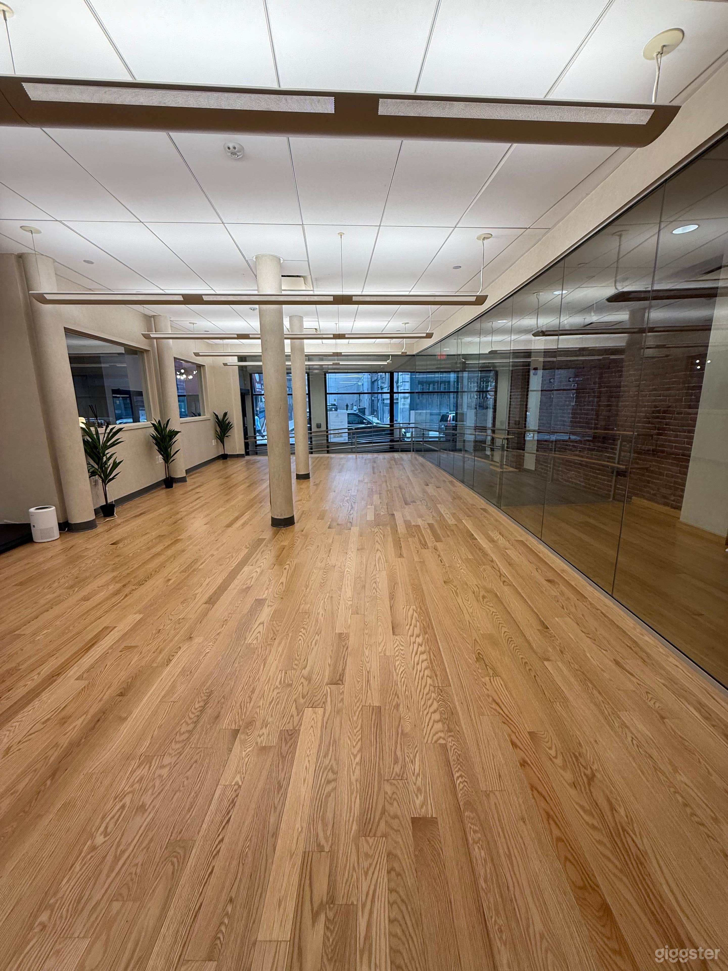 Modern Studio in Downtown Boston – Bright Space Photo 1