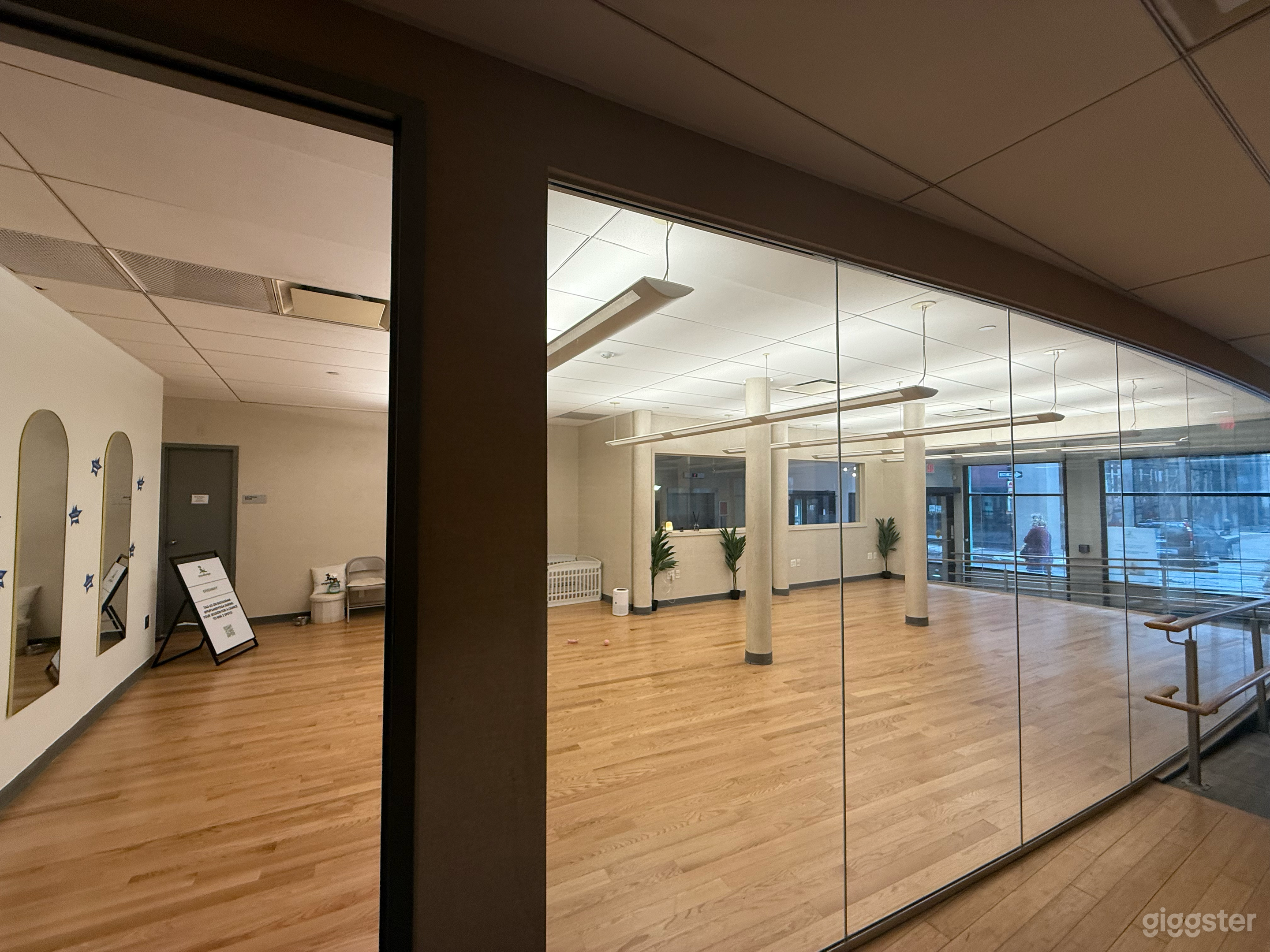 Modern Studio in Downtown Boston – Bright Space Photo 2
