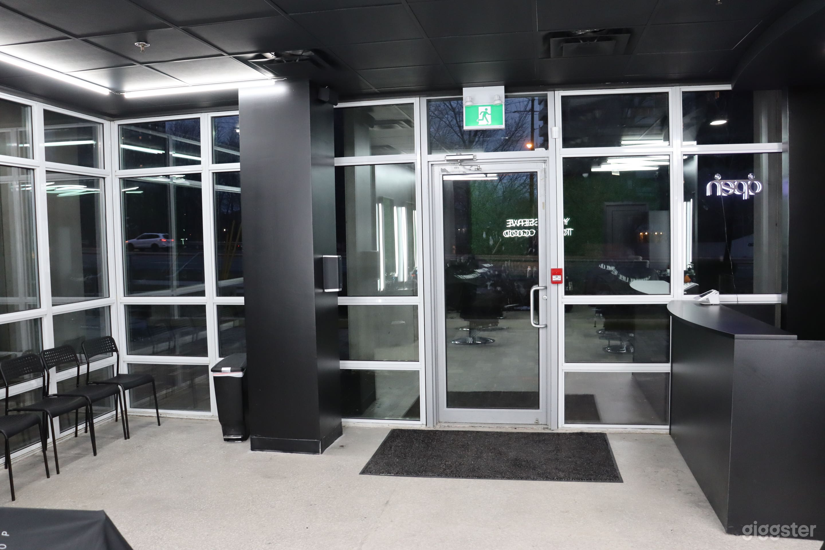 Bright and Sleek North York Venue Photo 3