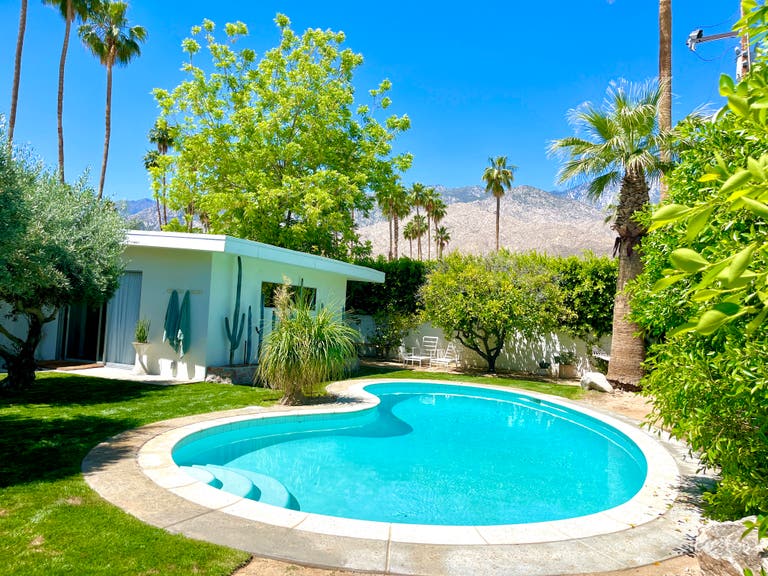  50&#x27;s Kidney shape pool  