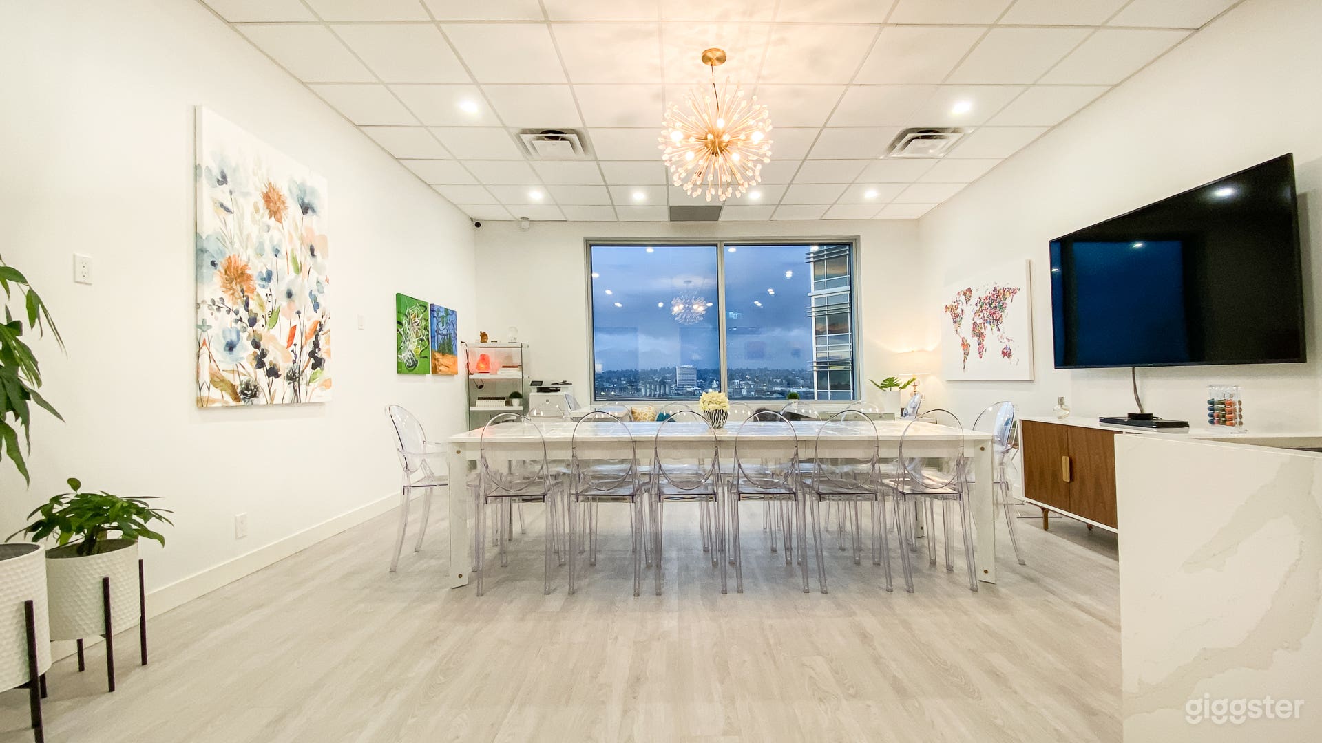 Creative Office Space, perfect for meeting/seminar Photo 1