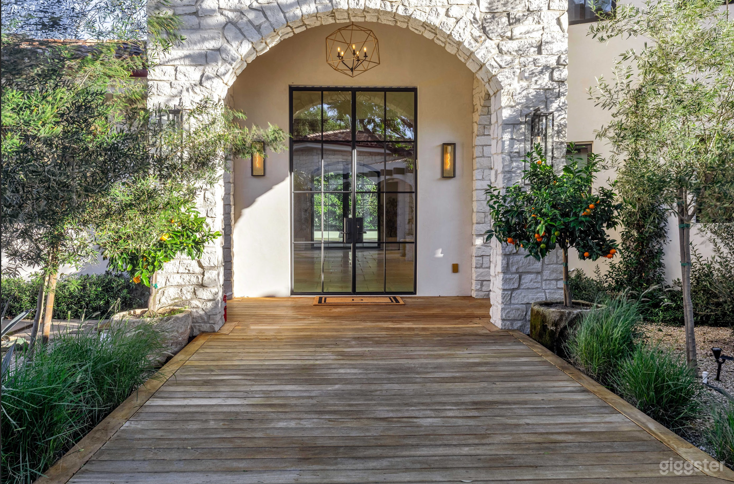 Zuma Canyon Estate Modern with Old Mixed Architecture Photo 4