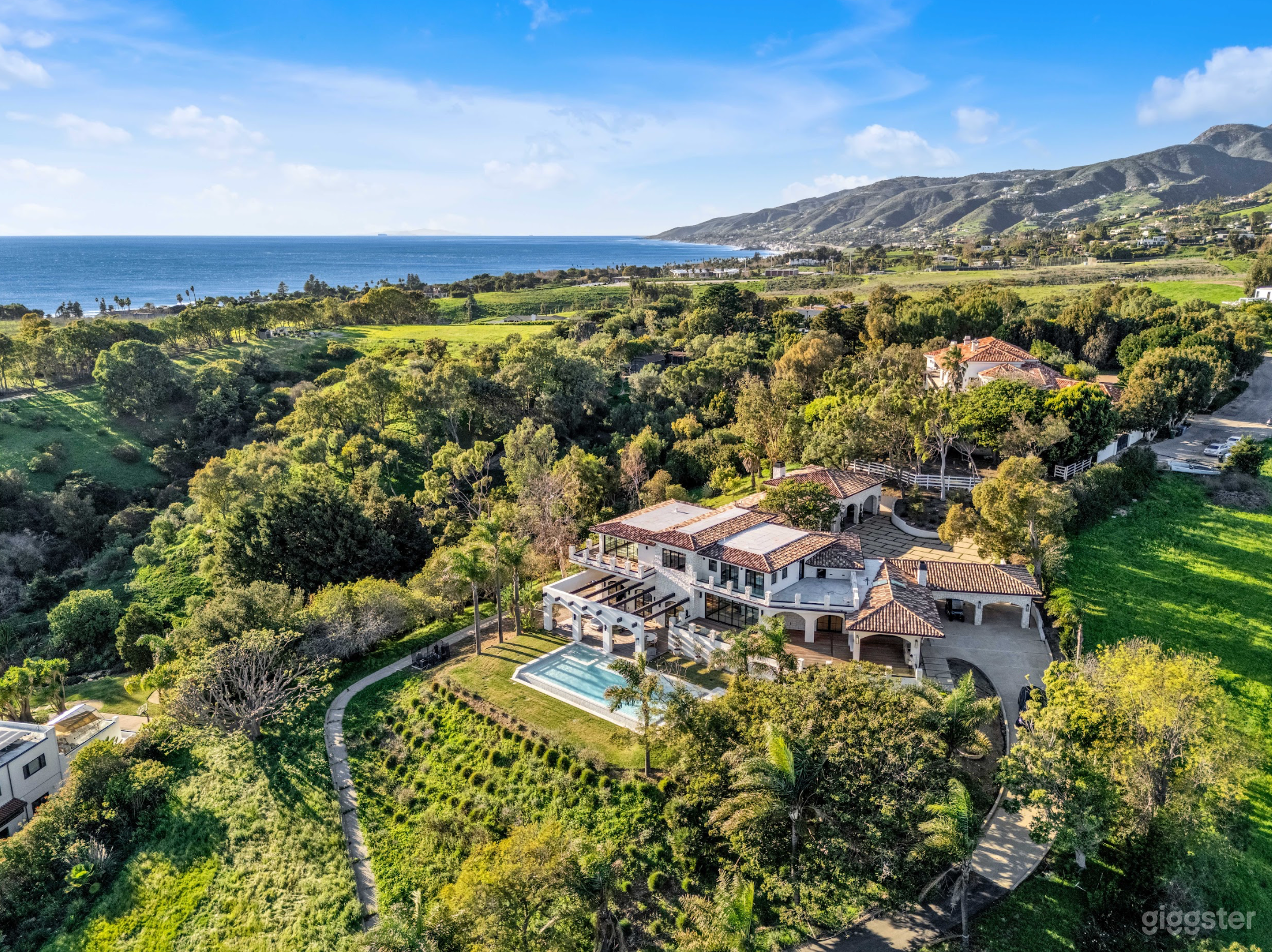 Zuma Canyon Estate Modern with Old Mixed Architecture Photo 3