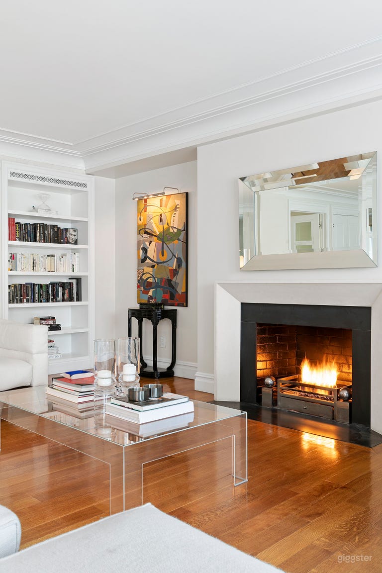  Bright and Elegant Designer-Decorated Condo 