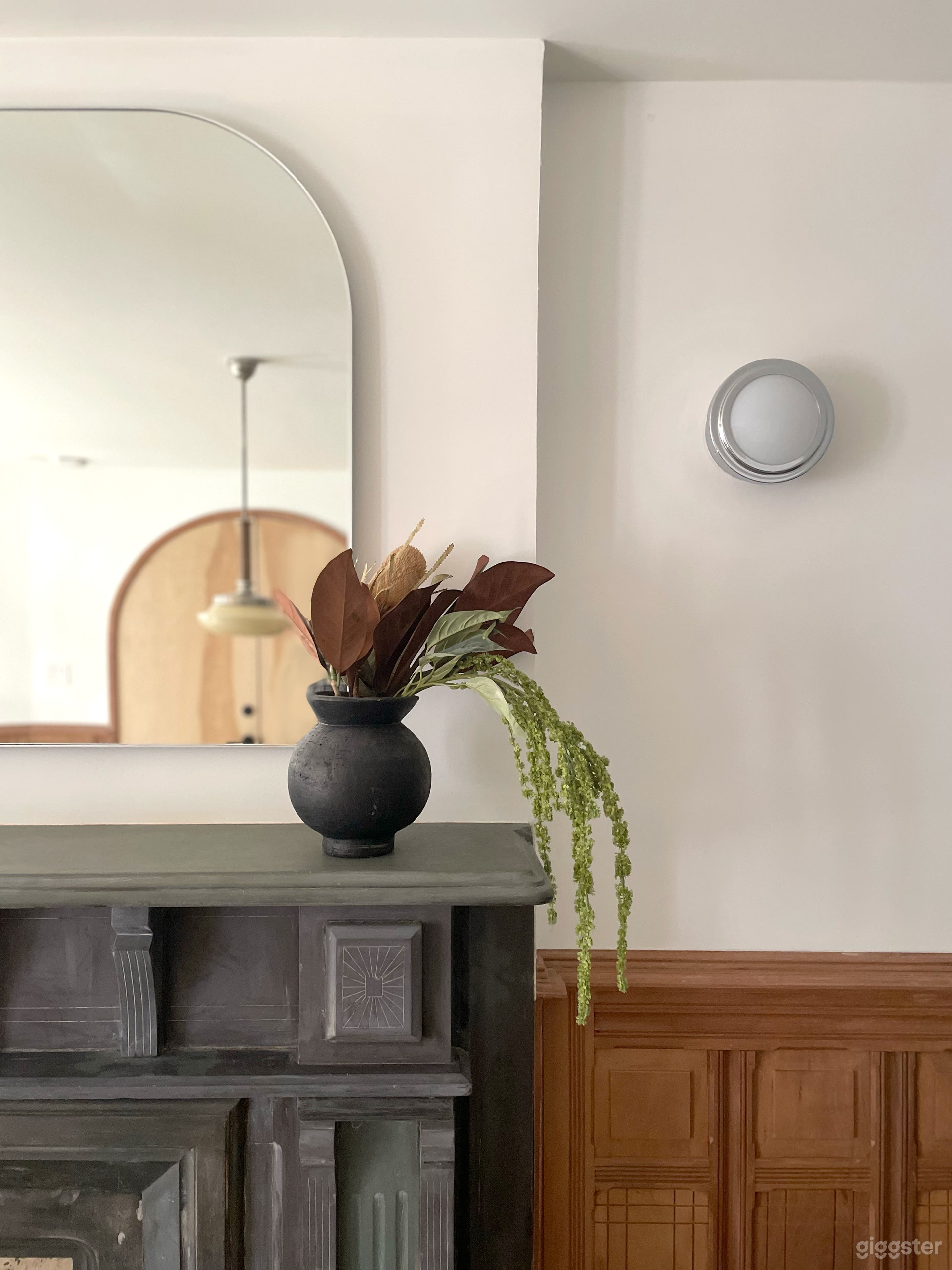 Brownstone Renovated apartment with original detail Photo 4