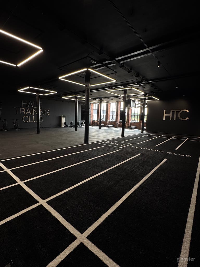  Modern/Industrial Gym Training Club 
