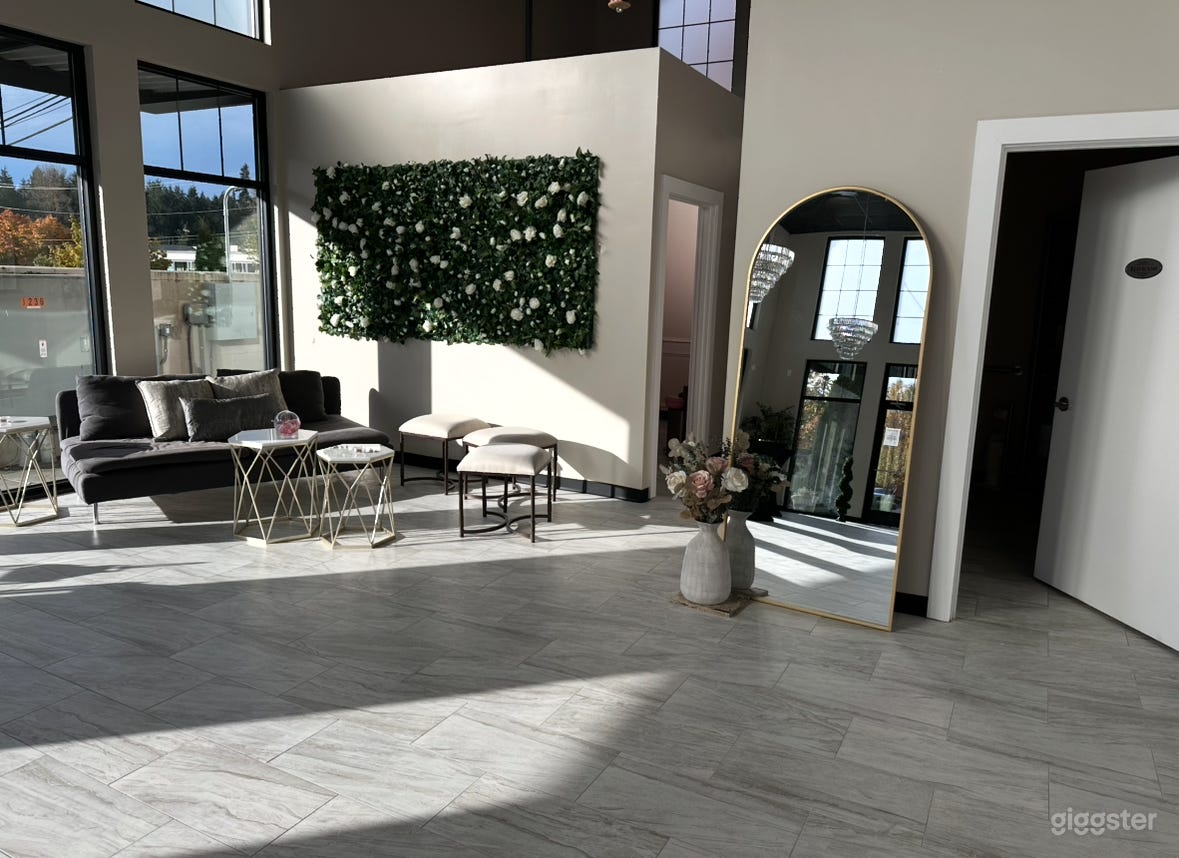 Upscale Headquarters Lounge Space  Photo 2