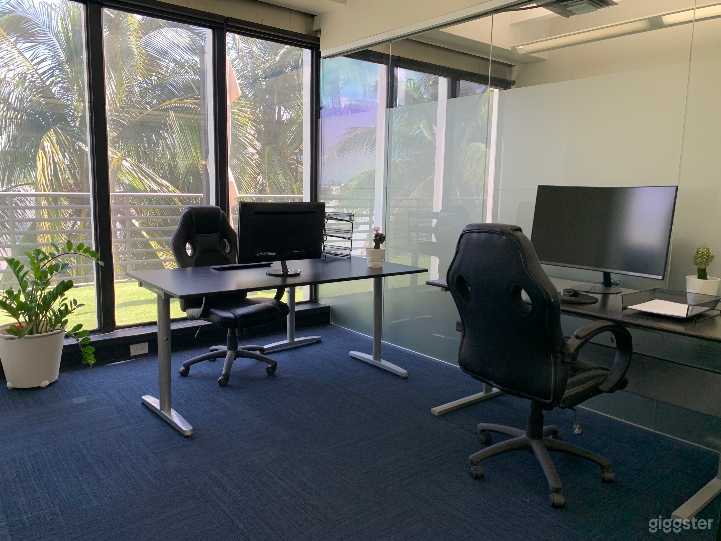 Private Office Suite three panels view, up 3 people