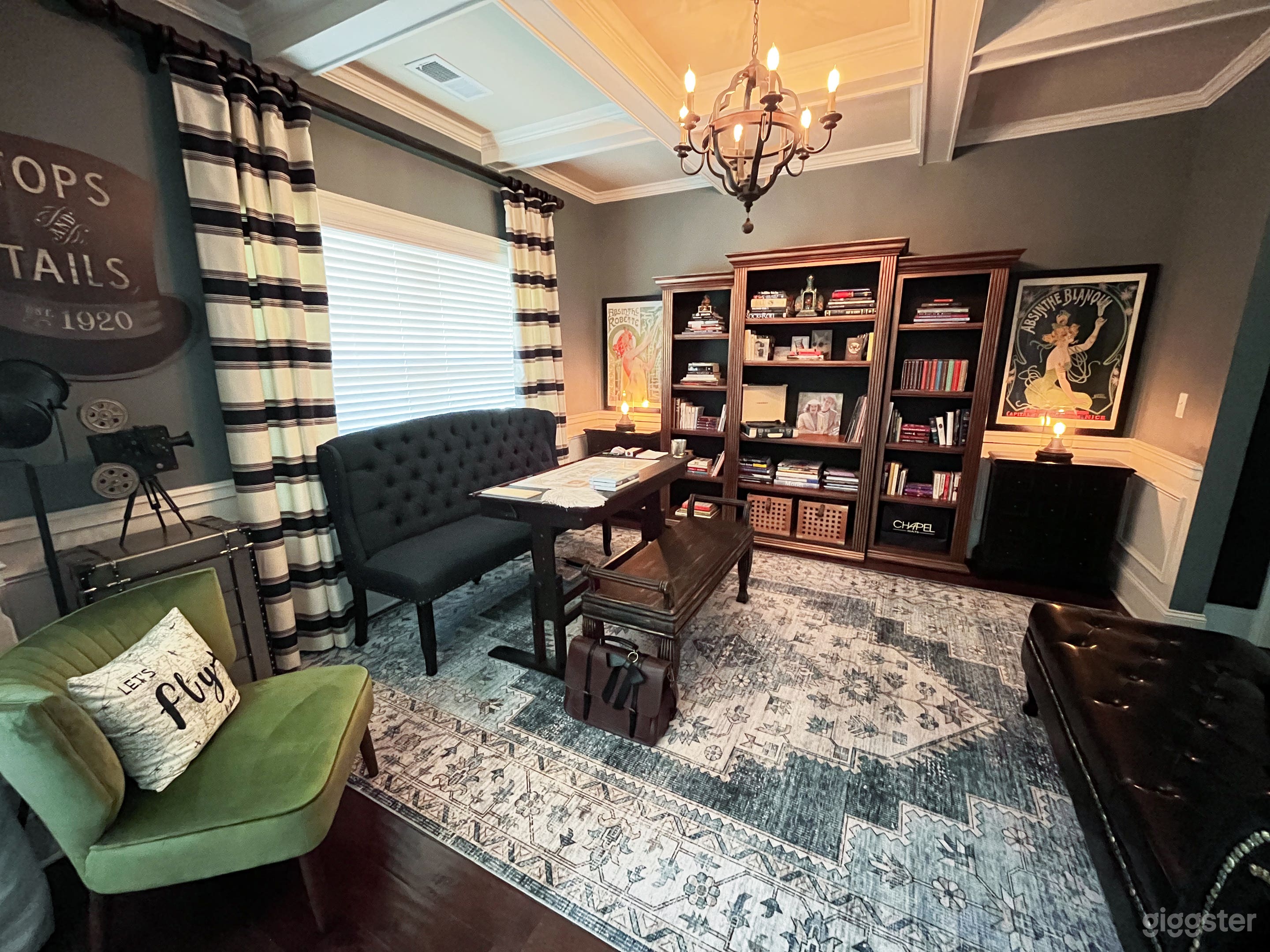 Rustic / Vintage / Old Hollywood Bungalow Photo 1