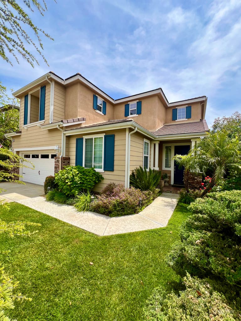  Beautiful Craftsman Home 