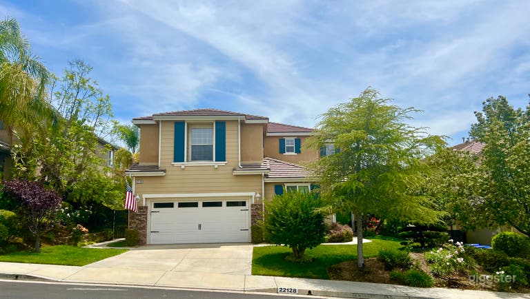  Beautiful Craftsman Home 