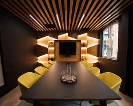  Modern River Suite Meeting Room 