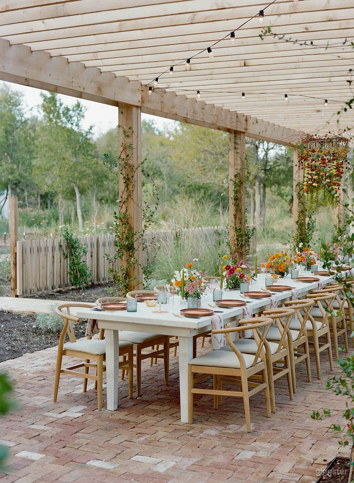 Historic Mansion, Modern Hall, &amp; Flower Farm Buyout Photo 2