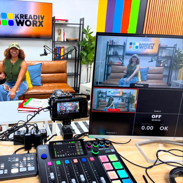  Creative Meeting / Content Studio located in Houston 