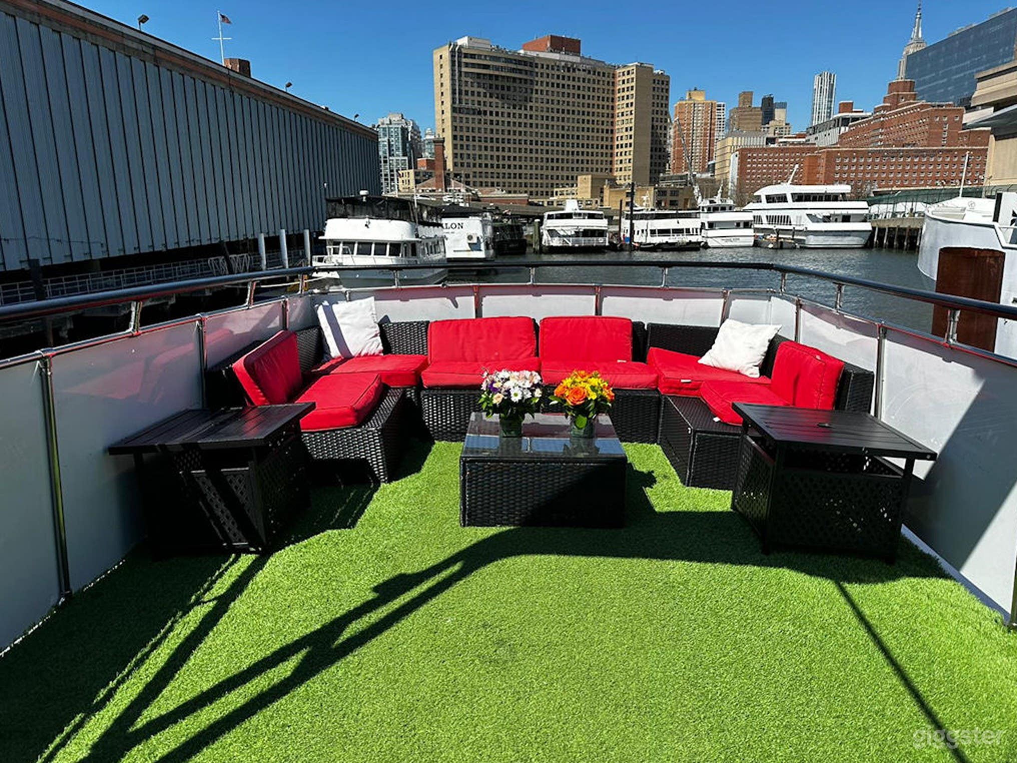 Upper Sun Deck with Panoramic NYC Skyline Views – Up to 35 Photo 1