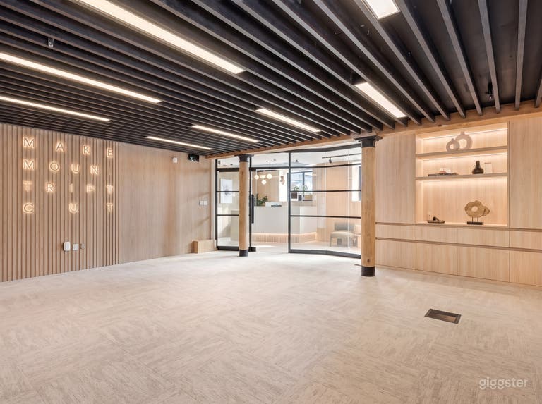  Luxury Loft Venue for Elevated Celebrations 