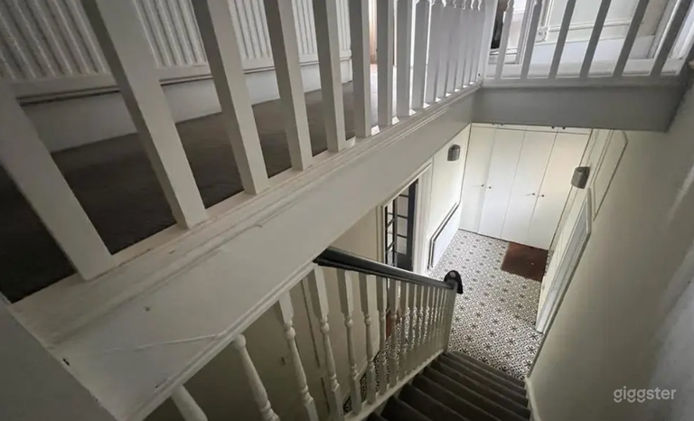  Modern Family Home in Surrey 