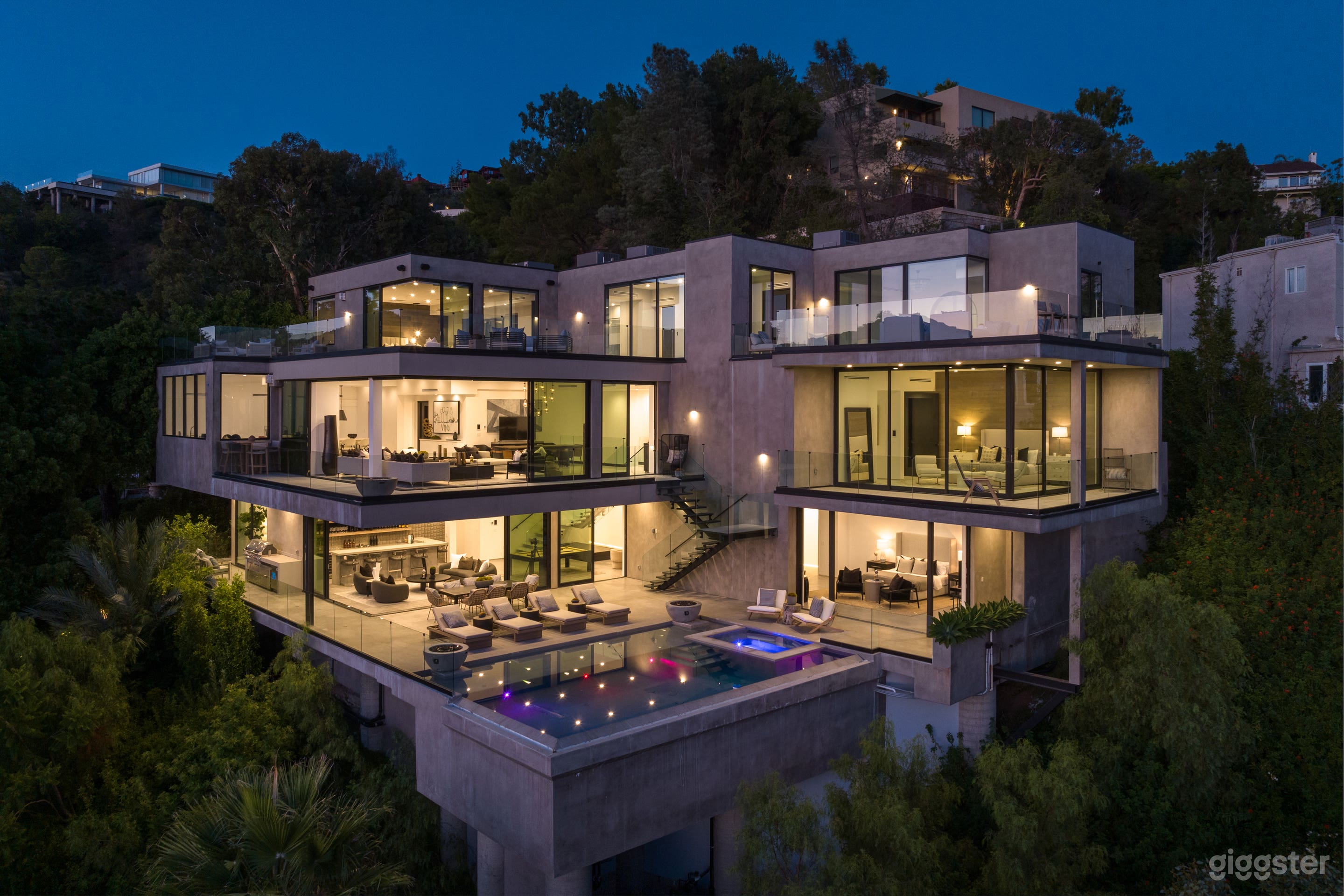 LLOYDCREST LUMINARY: CINEMATIC BLISS Photo 1