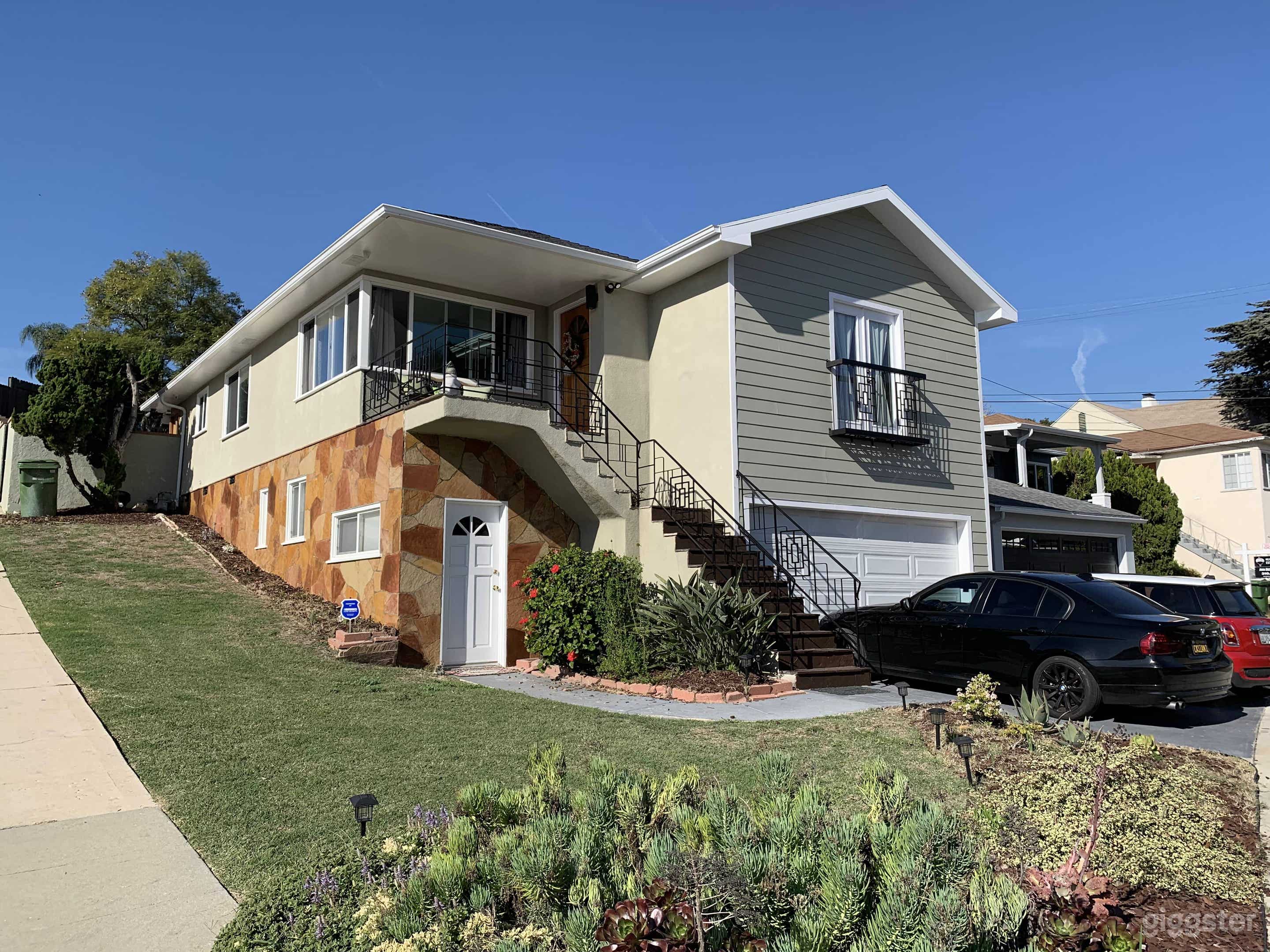 Beautiful L.A. Home with Pool and View Photo 2