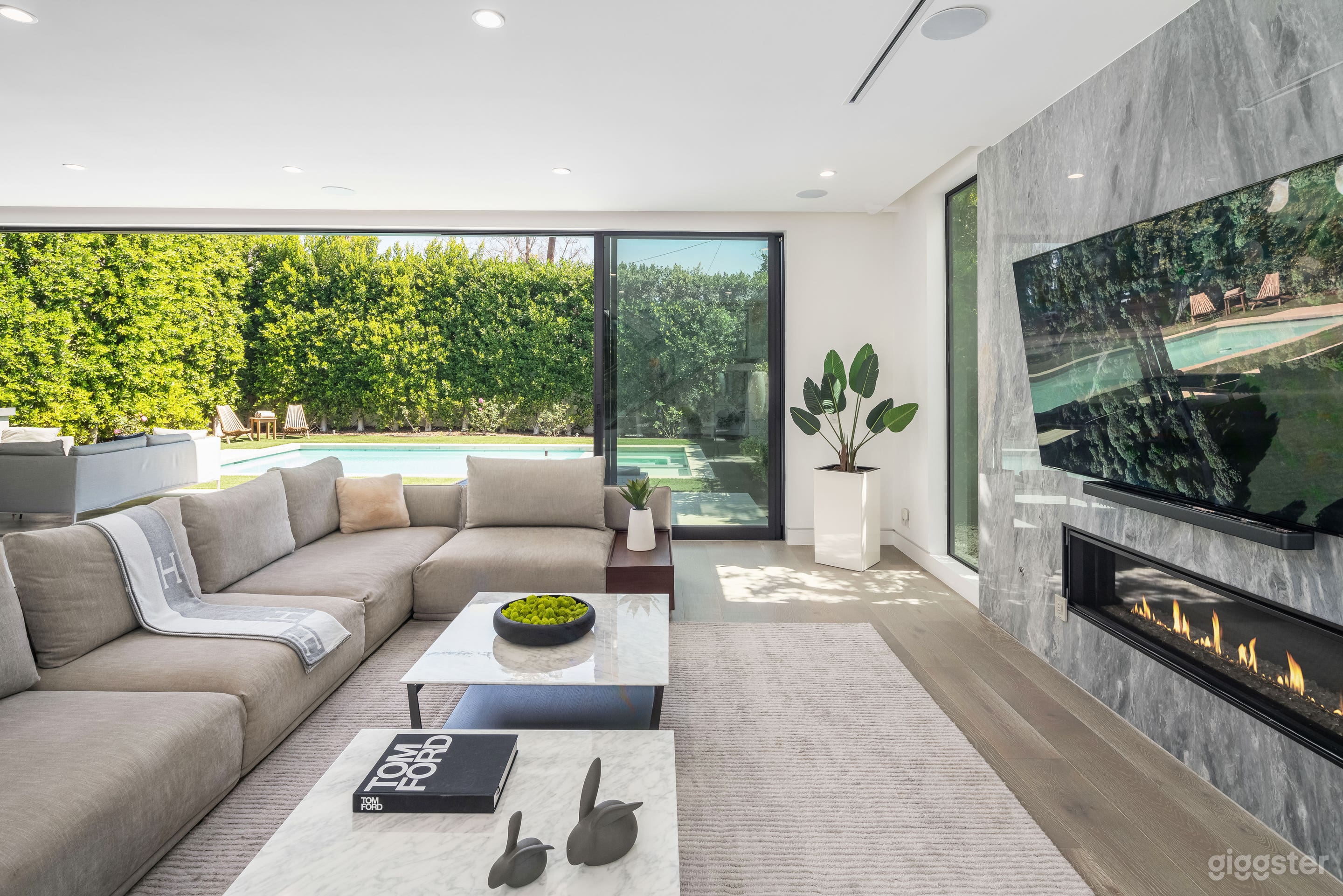 Villa Bond by LuxJB: Modern New Villa in prime location. Ideal for celebrity shoots, interviews and corporate &amp; team building events.