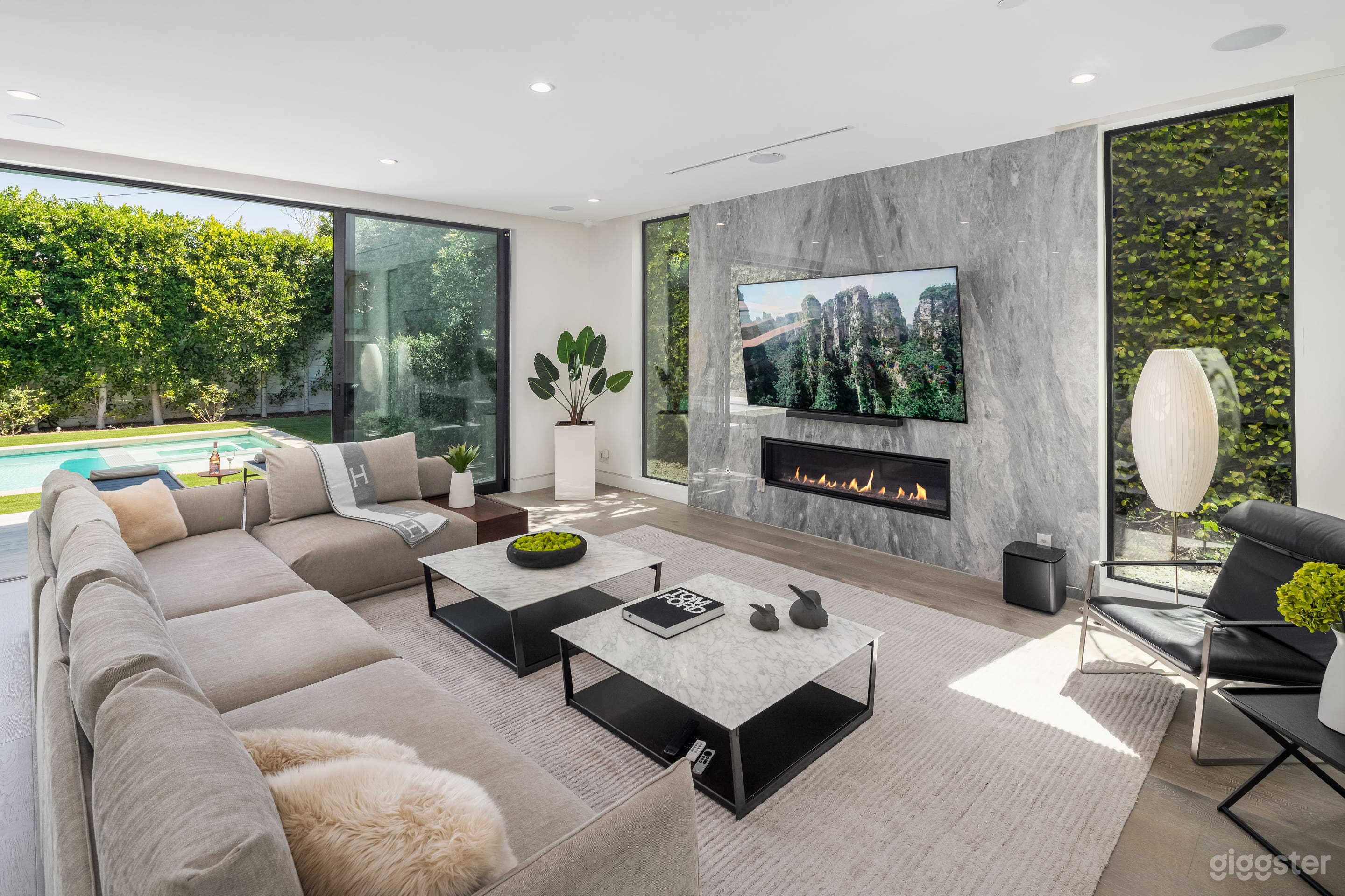 Villa Bond by LuxJB: Modern New Villa in prime location. Ideal for celebrity shoots, interviews and corporate &amp; team building events.