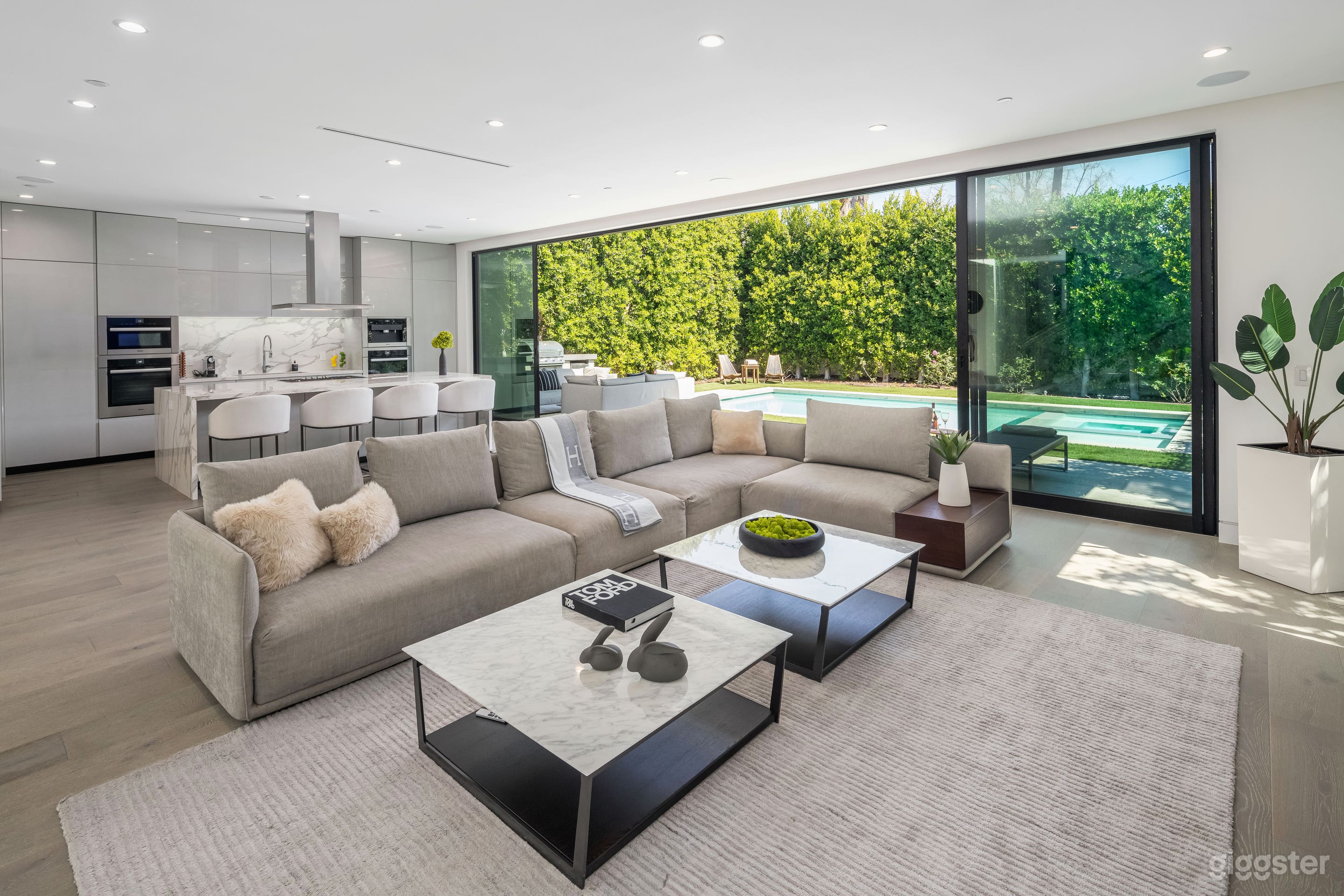 Villa Bond by LuxJB: Modern New Villa in prime location. Ideal for celebrity shoots, interviews and corporate &amp; team building events.