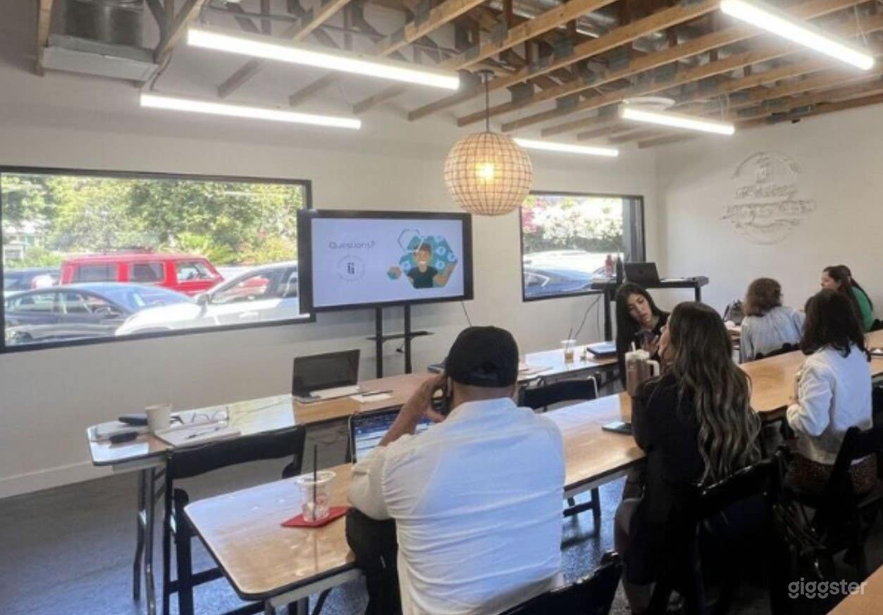 Large and Spacious Co-working Spaces Photo 3