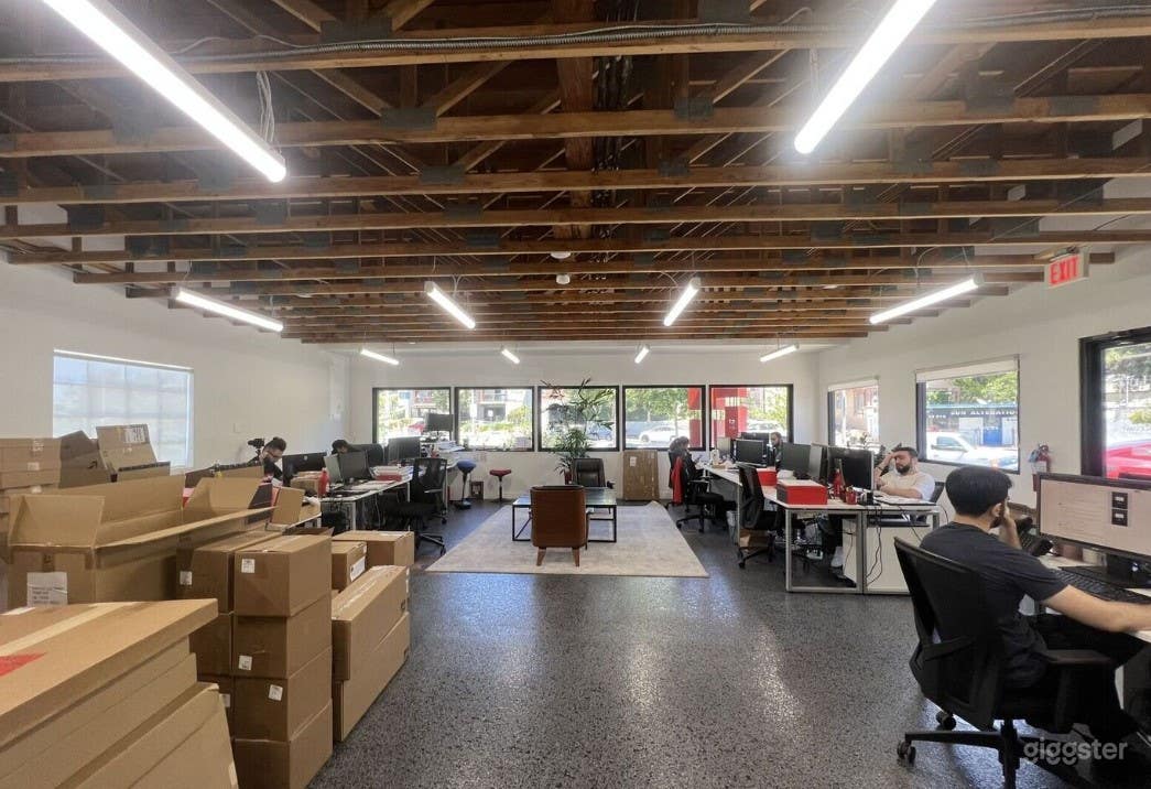 Large and Spacious Co-working Spaces Photo 1