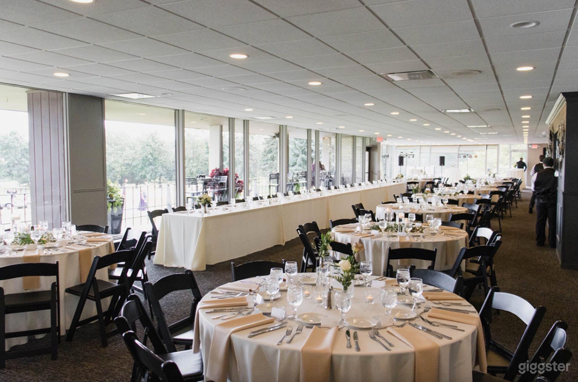 Stunning Venue With Panoramic View Photo 3