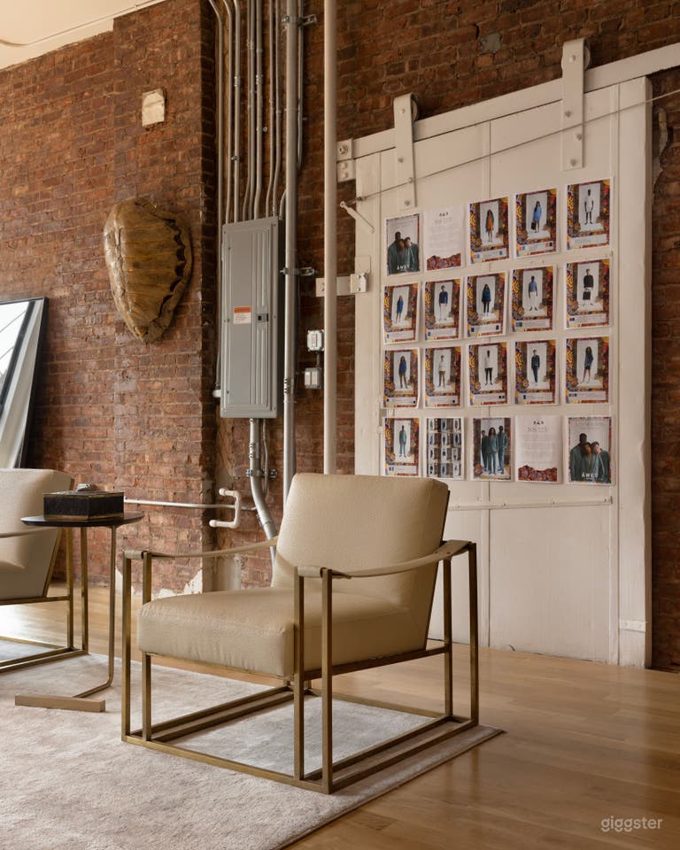  Chic Old School Soho Loft with Natural Light 