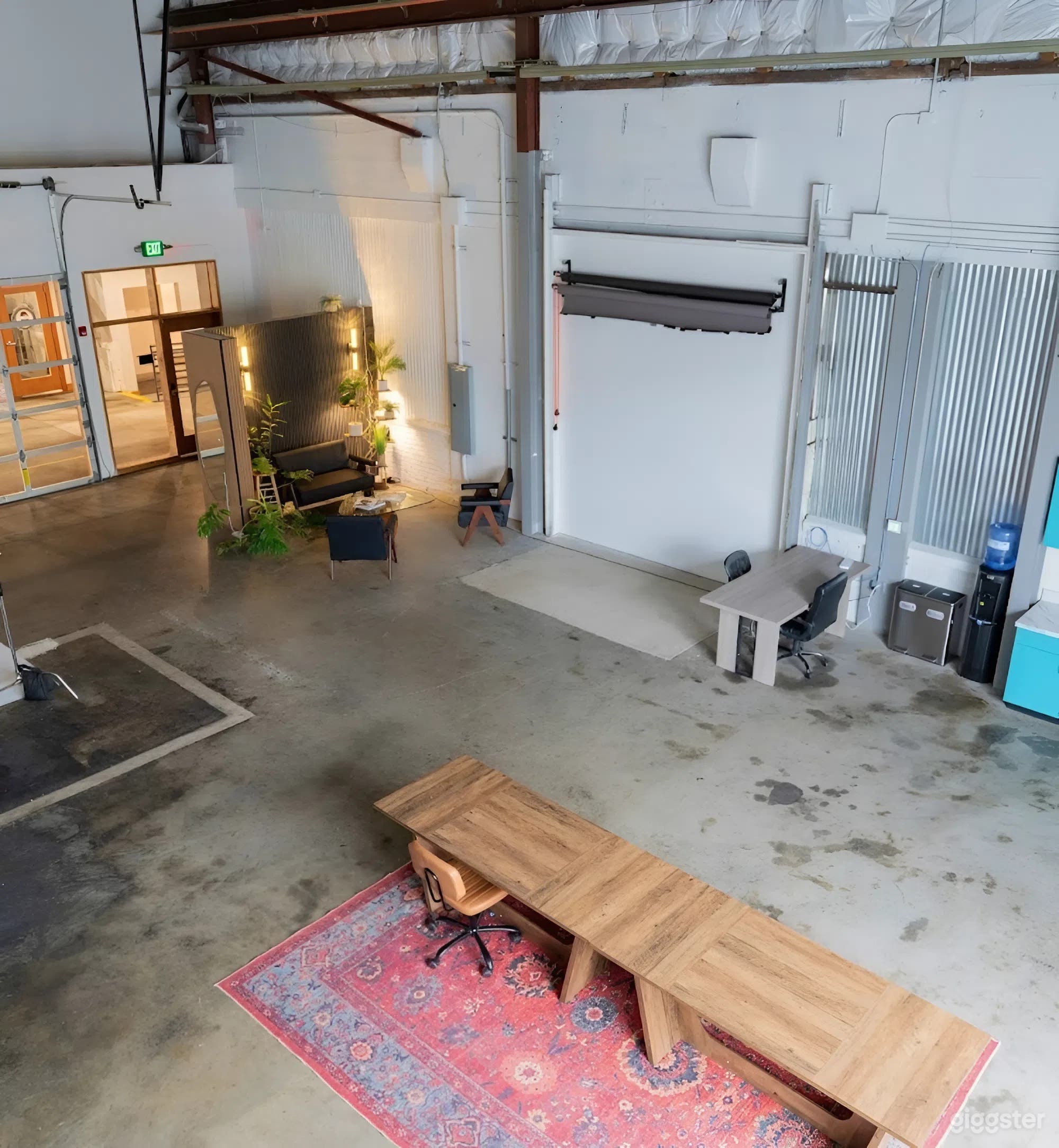 Production Studio with Cyc Wall, 20ft Ceilings & Flex Space Photo 4