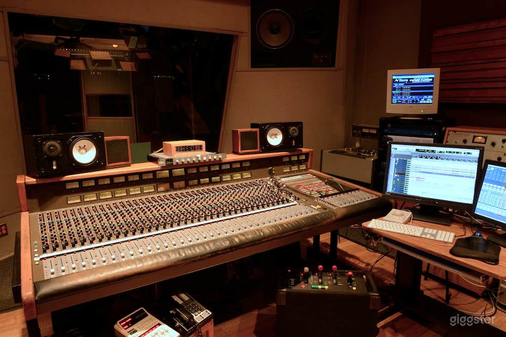 Vintage Styled Sound Recording Studios Photo 3