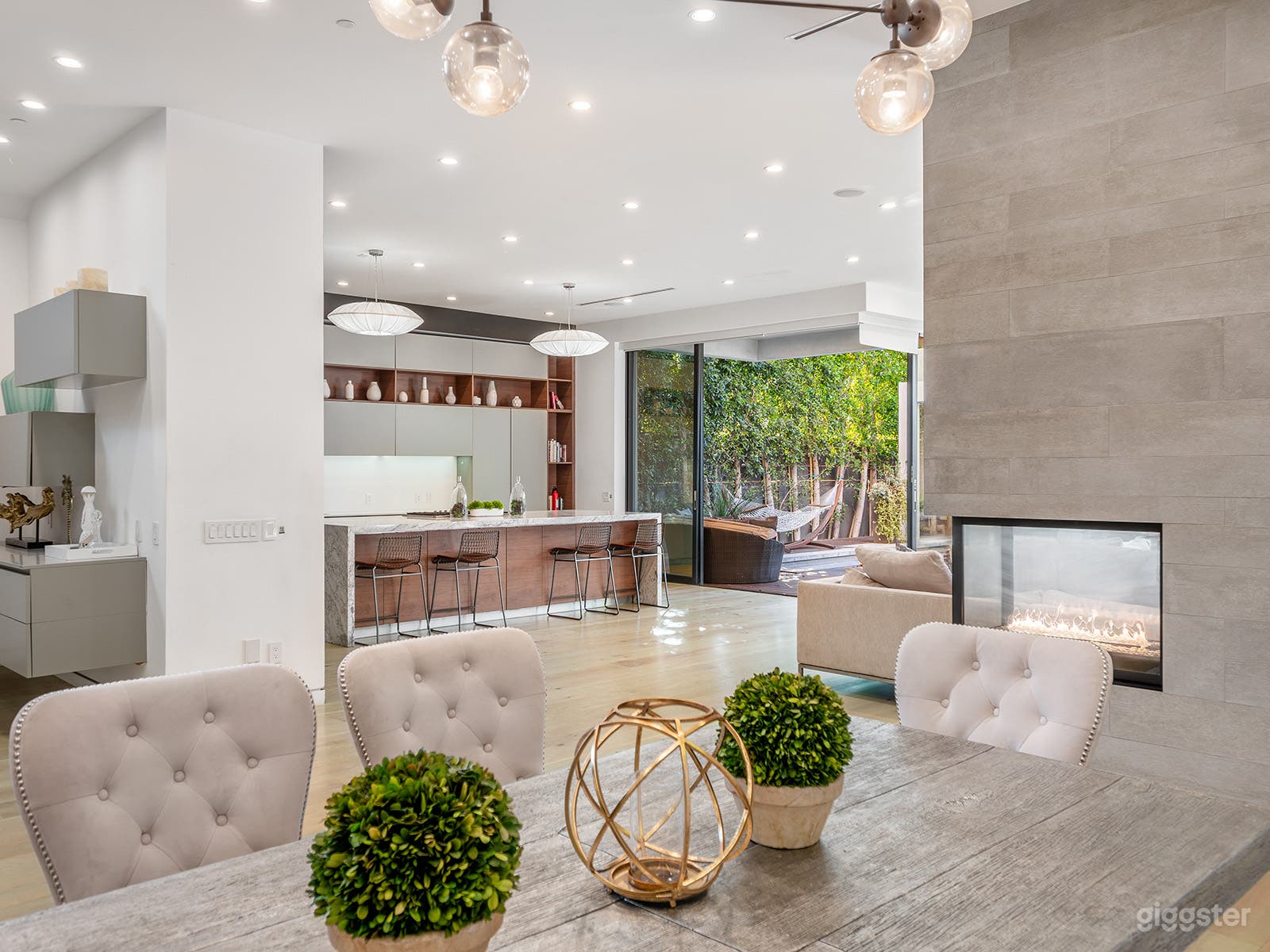 Masterfully Designed Estate w/ Outdoor Sanctuary Photo 4