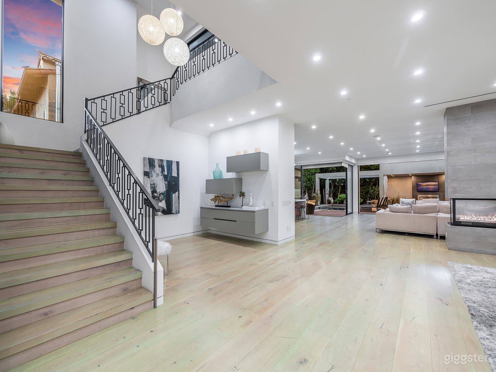 Masterfully Designed Estate w/ Outdoor Sanctuary Photo 4