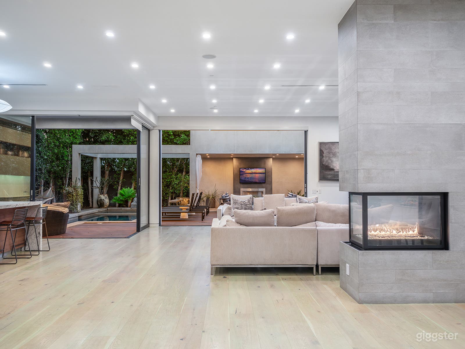 Masterfully Designed Estate w/ Outdoor Sanctuary Photo 3