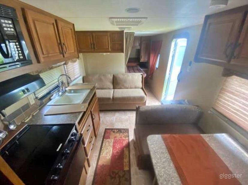 Downtown Trailer for Nightlife Photo 4