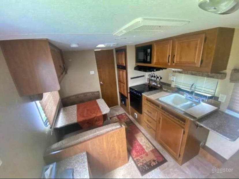 Downtown Trailer for Nightlife Photo 3