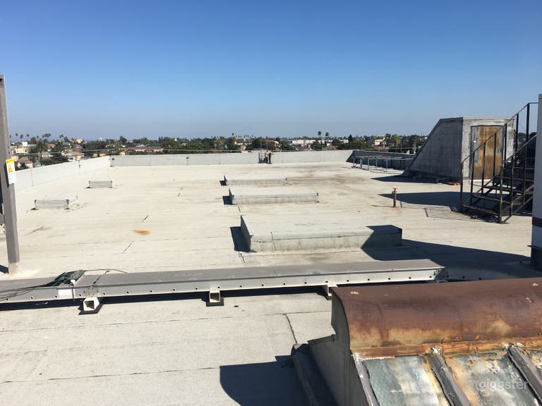  DTLA Rooftop with 360° Skyline Views at IN LA ART Studios 