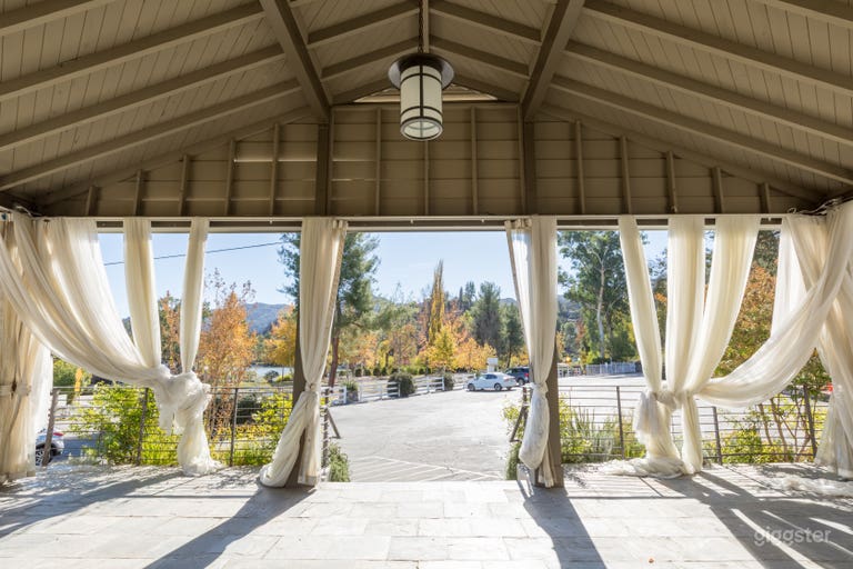  Lakefront Country Club 