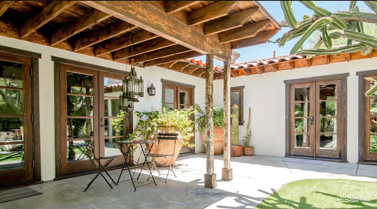 Luxury Spanish Hacienda w/ Pool &amp; Mountain View’s  Photo 3