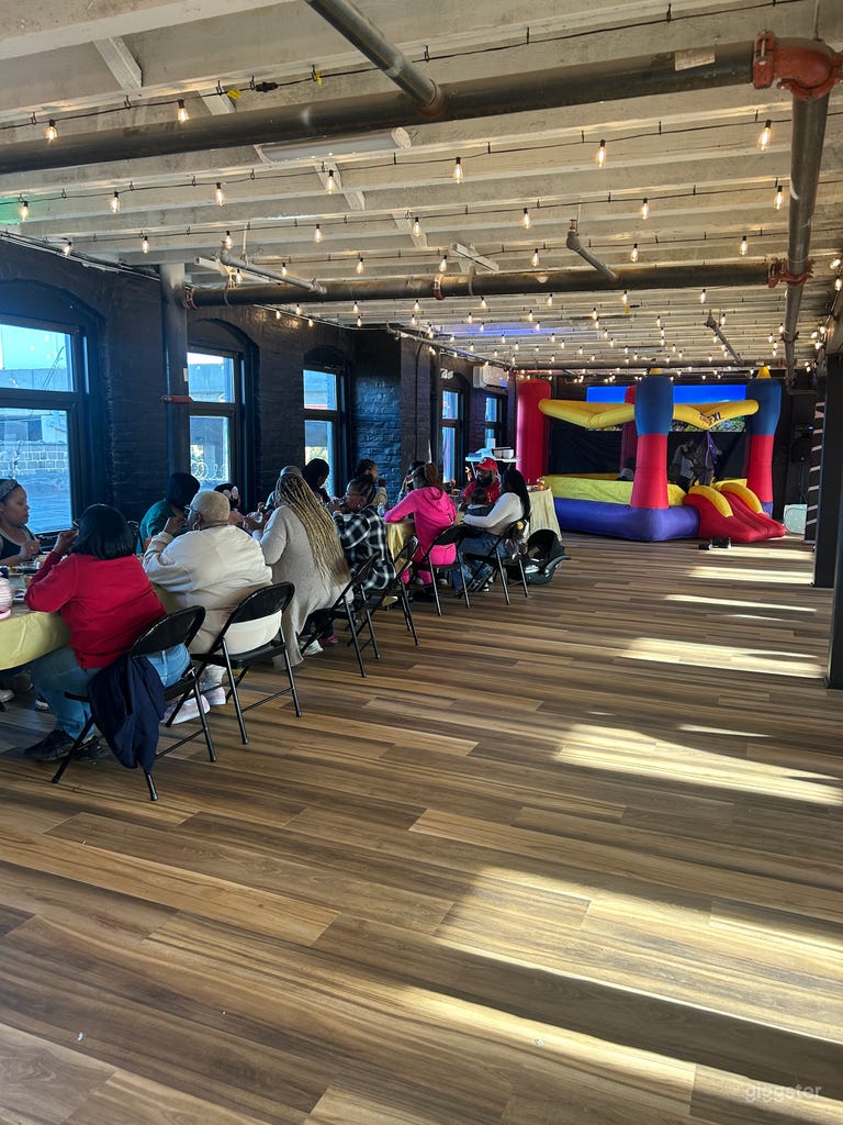  Event space Loft Experience / game room 
