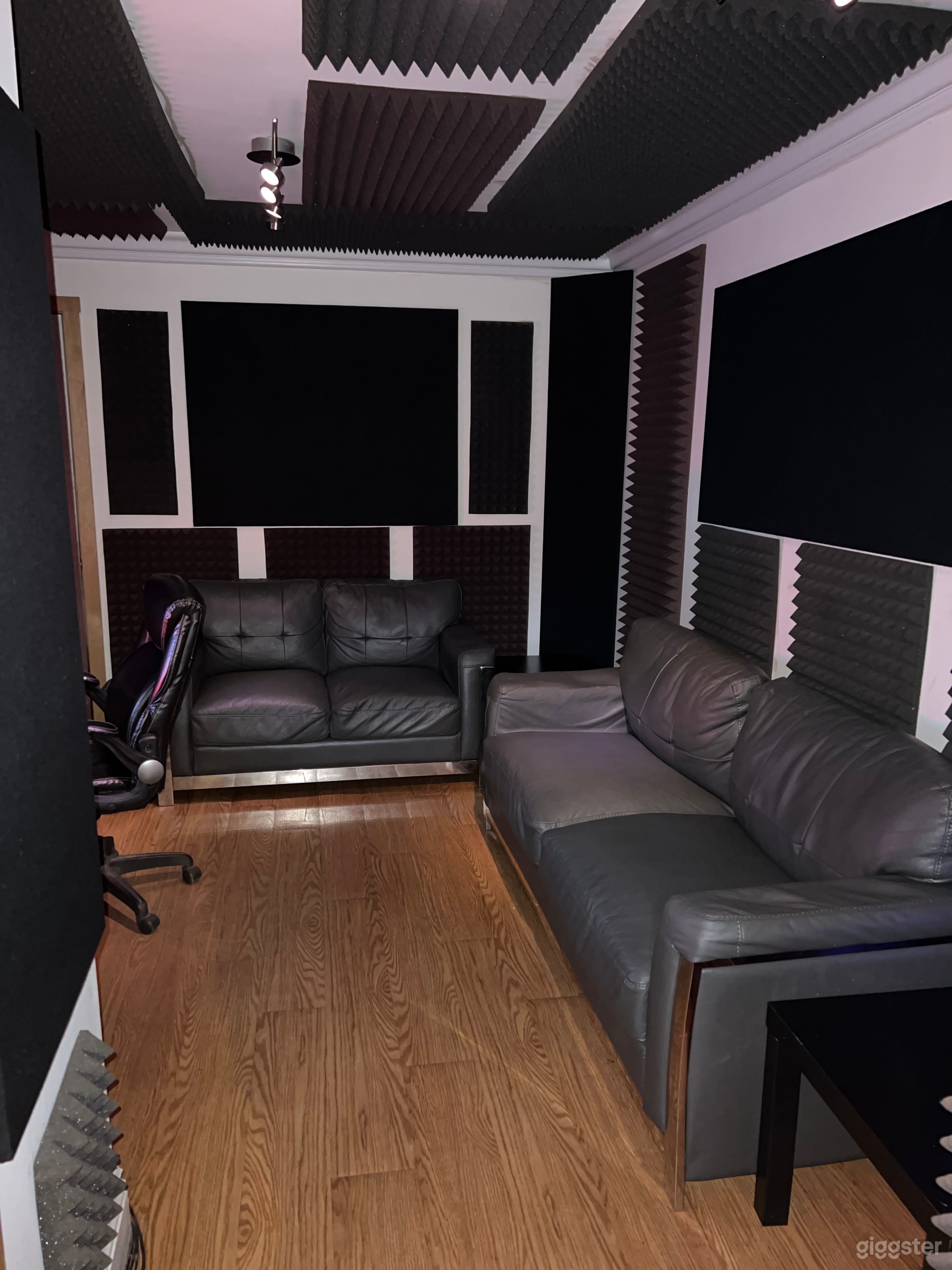Vocal recording Studio/podcast/creative space Photo 4