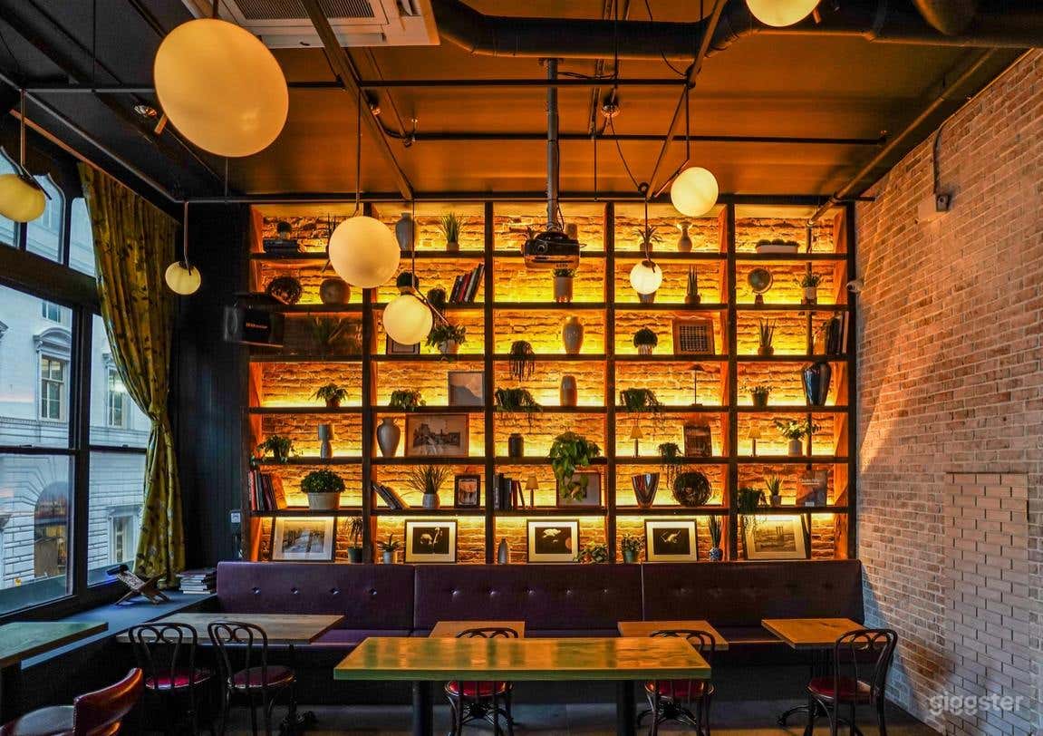 Luxurious Lounge Area Photo 2