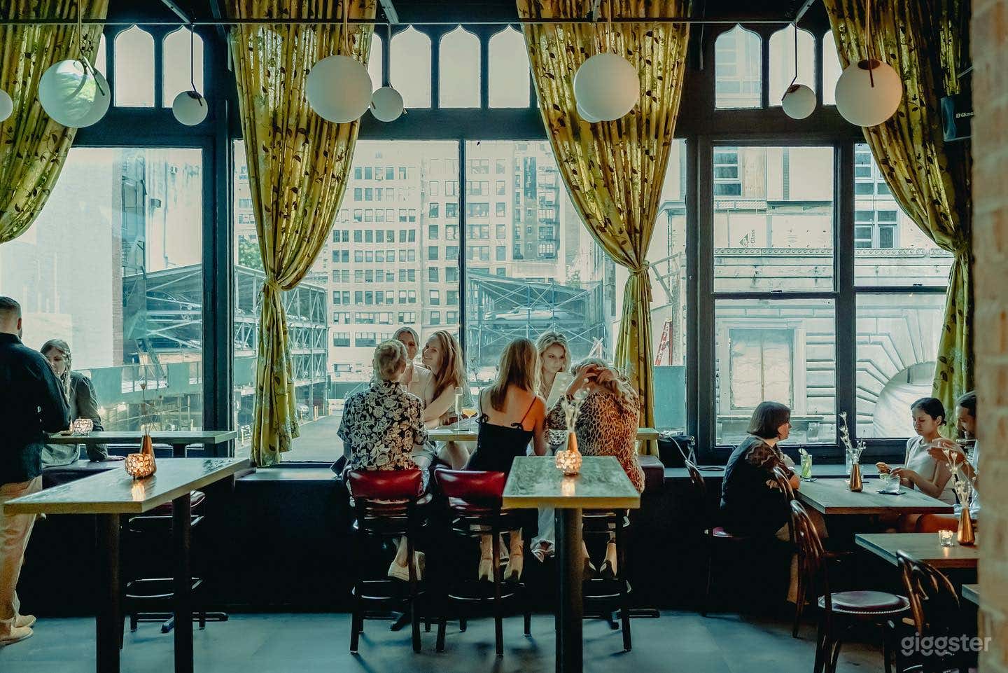 Luxurious Lounge Area Photo 4