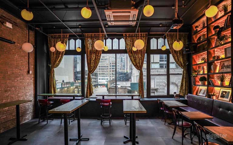  Luxurious Lounge Area 