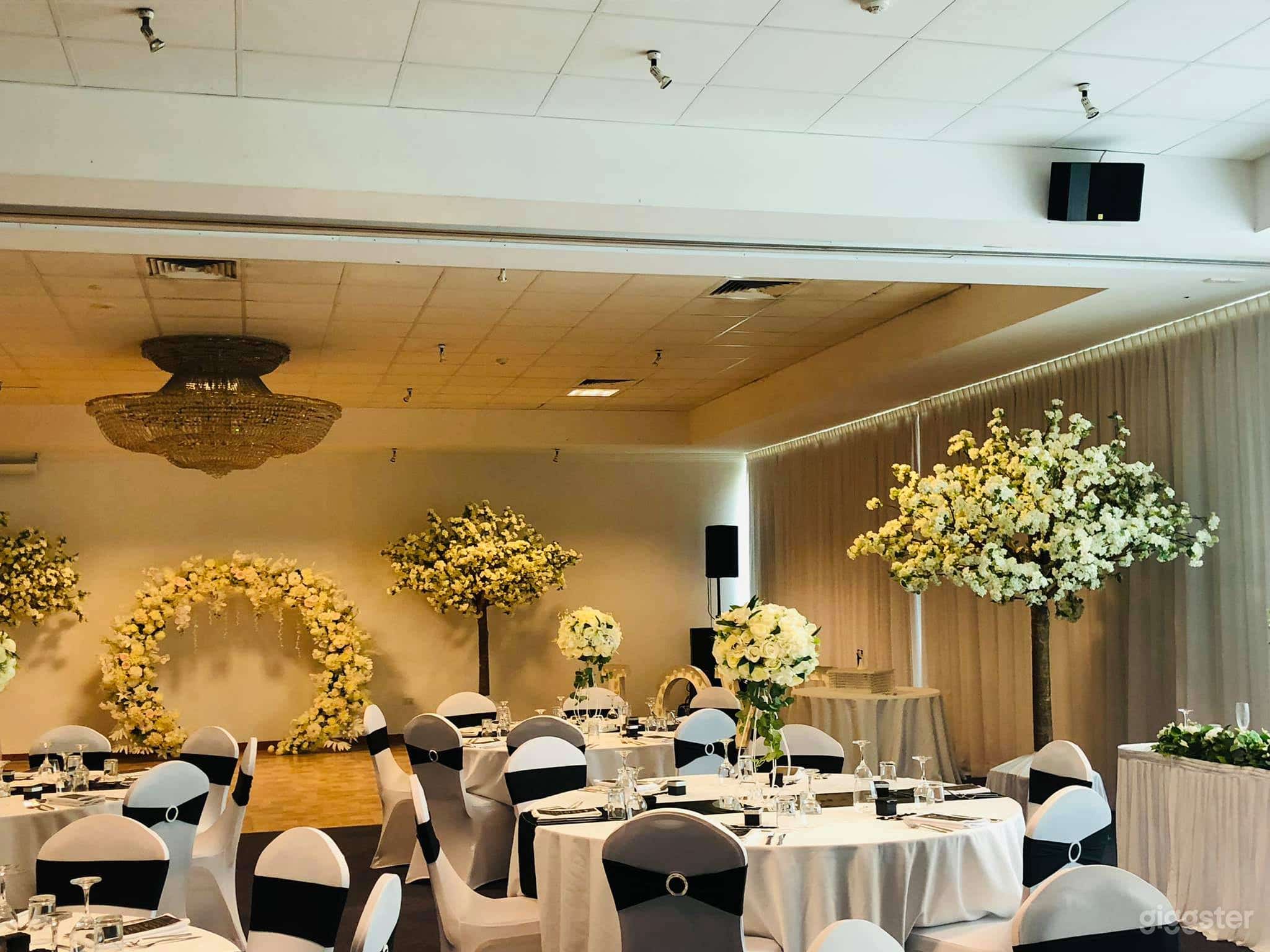 The Emerald Room Photo 1