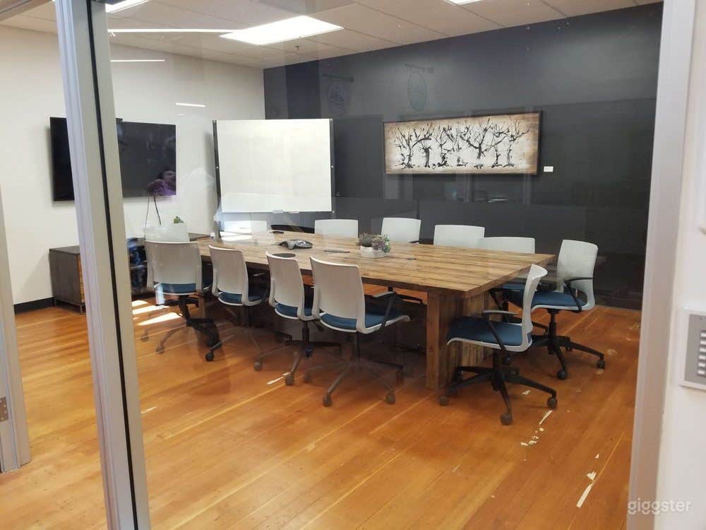 Large Conference Room in Keller Street Photo 3